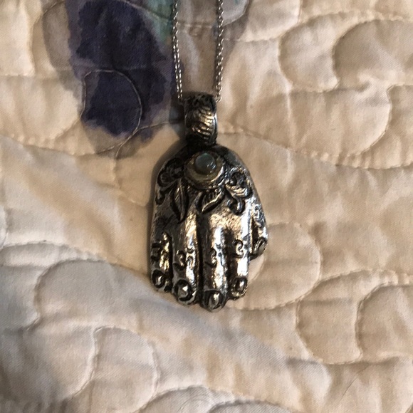 Gypsy warrior hasma necklace - Picture 2 of 4